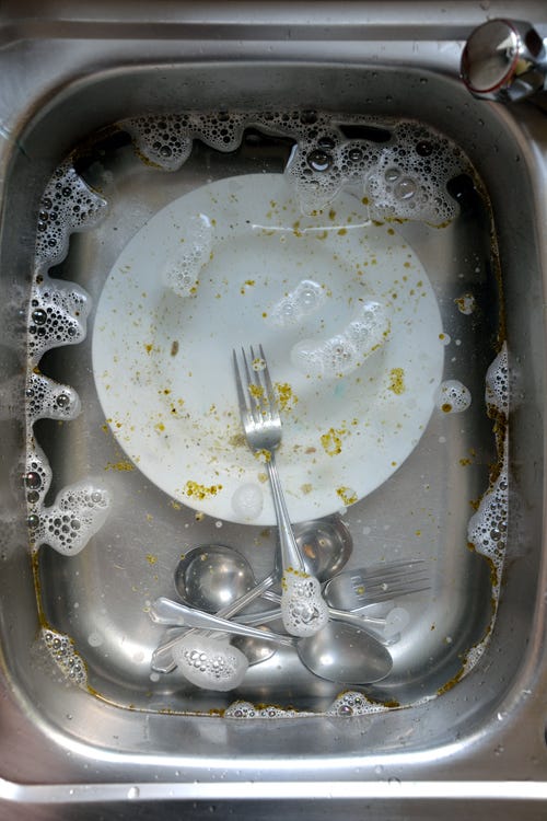 Kitchen utensil, Cutlery, Dishware, Spoon, Household silver, Metal, Serveware, Silver, Ceramic, Porcelain, 