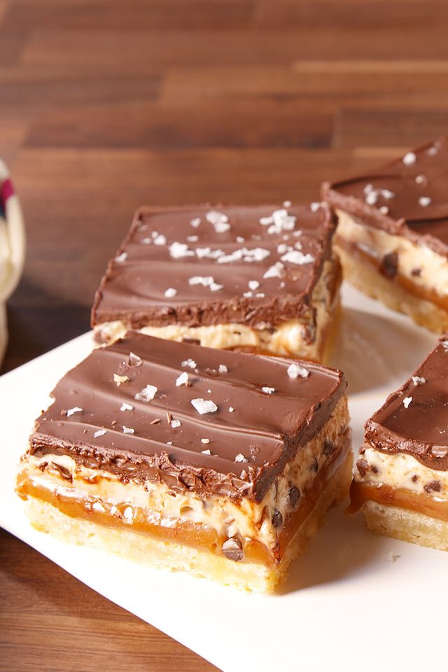 Baking Billionaire Shortbread Video — Billionaire Shortbread Recipe How ...