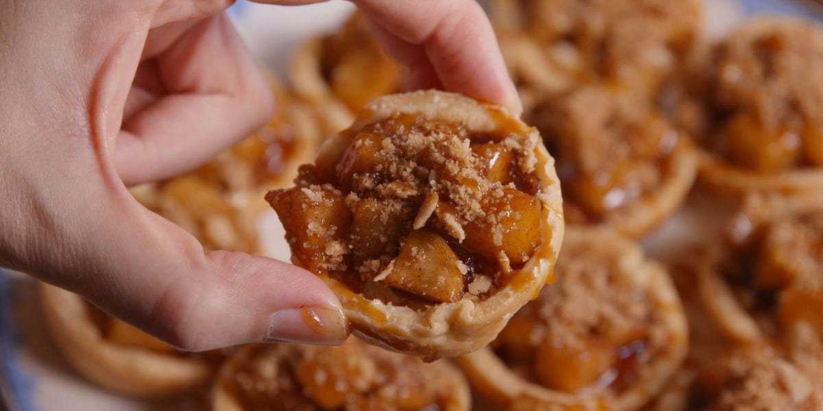Apple Crisp Cheesecake Bites