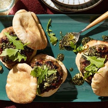 lamb burger with tea