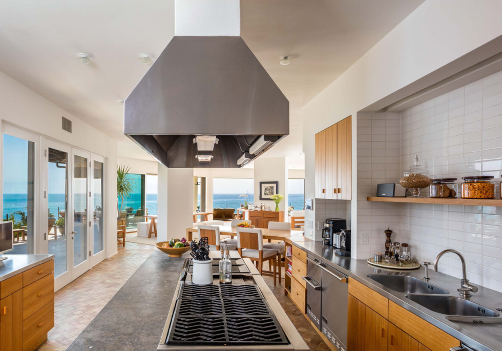 Room, Interior design, Floor, Wood, Property, Countertop, Ceiling, Real estate, Flooring, Home, 