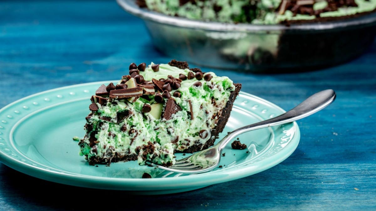 preview for Mint Chip Lovers Will Freak Out Over This Andes Mint Pie