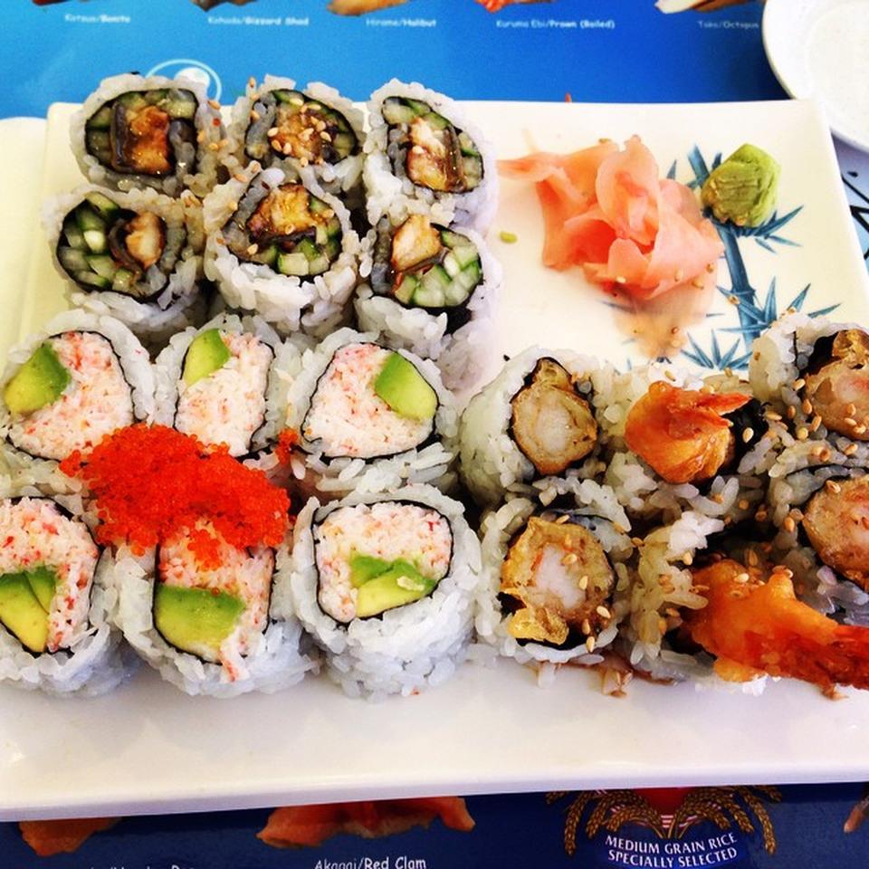 Food, Cuisine, Sushi, Rice, Ingredient, Steamed rice, White rice, Dish, Gimbap, Dishware, 