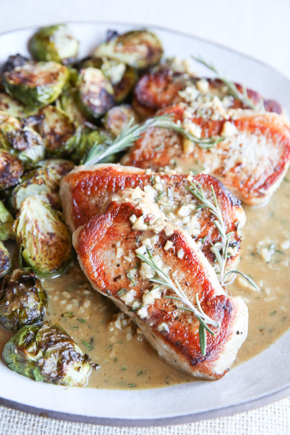 Featured image of post Steps to Make Garlic Rosemary Pork Chops