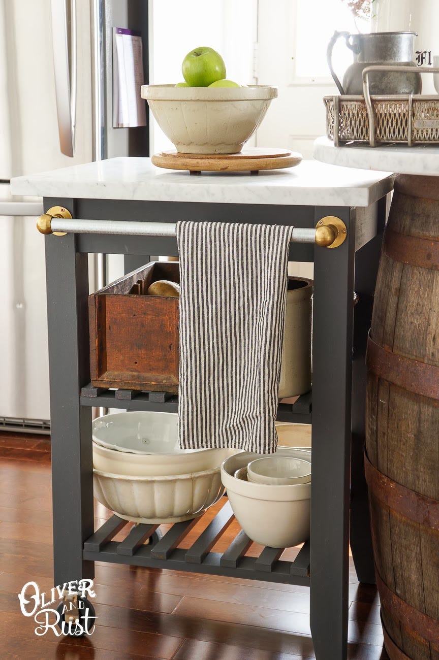Dishware, Serveware, Wood, Porcelain, Ceramic, Floor, Toilet seat, Toilet, Hardwood, Grey, 