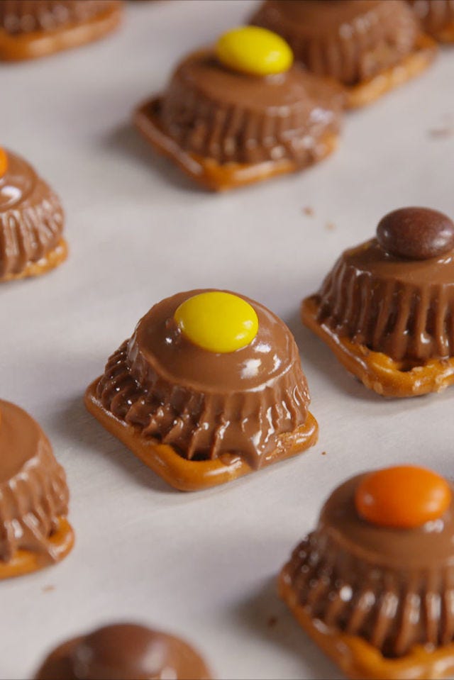 Reese's Pretzel Bites Vertical