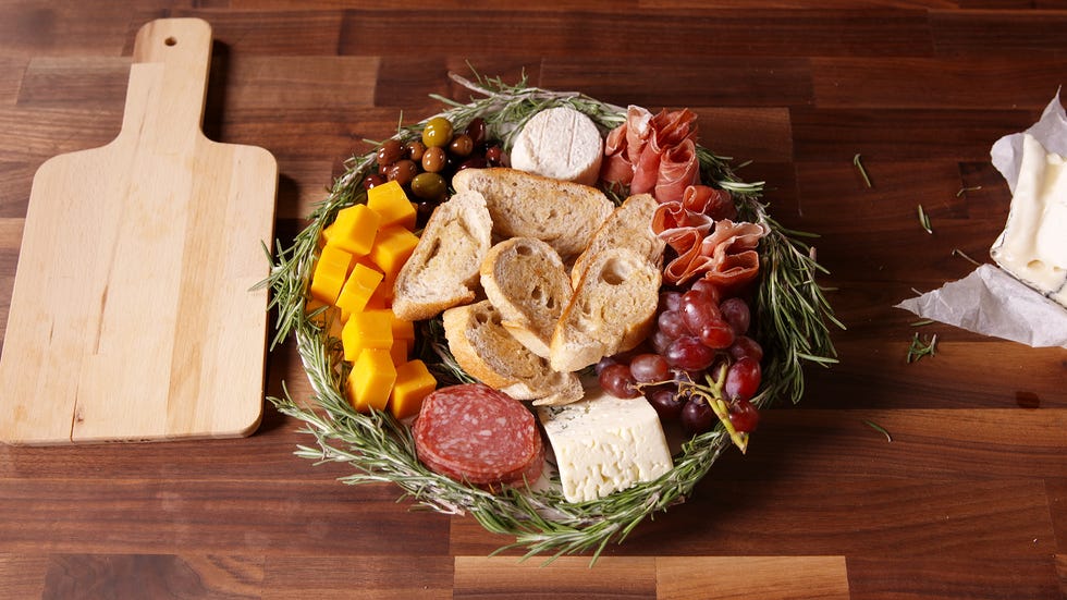 antipasto-wreath