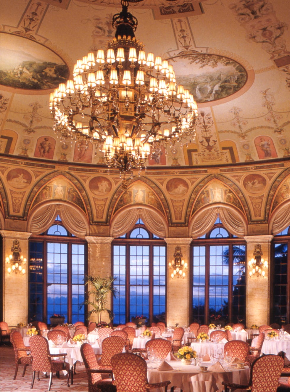 Interior design, Furniture, Ceiling fixture, Room, Ceiling, Light fixture, Chandelier, Glass, Interior design, Tablecloth, 