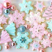 Pink, Teal, Pattern, Turquoise, Aqua, Dessert, Peach, Sweetness, Cake decorating supply, Creative arts, 