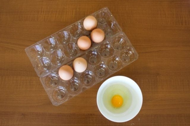 Wood, Ingredient, Hardwood, Food, Serveware, Egg, Egg yolk, Wood stain, Egg white, Egg, 