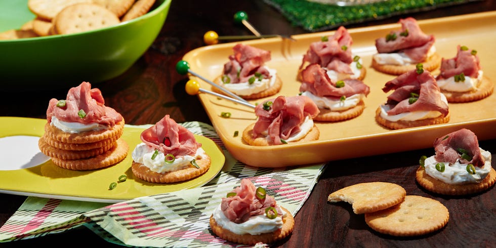 Dish, Food, Cuisine, Prosciutto, Bruschetta, Ingredient, Canapé, appetizer, Bayonne ham, Finger food, 