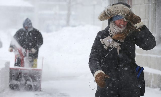 Winter, Freezing, Snow, Playing in the snow, Glove, Blizzard, Winter storm, Precipitation, Rain and snow mixed, Fur, 