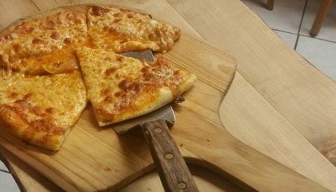 Food, Cuisine, Baked goods, Dish, Plate, Ingredient, Recipe, Kitchen utensil, Pizza, Finger food, 