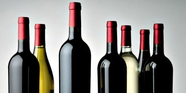 Glass bottle, Yellow, Bottle, Red, Alcohol, Alcoholic beverage, Glass, Line, Wine bottle, Drink, 