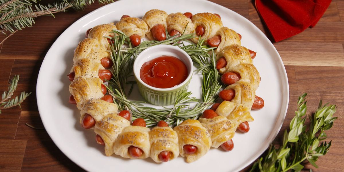 Cooking Pigs in a Blanket Wreath Video – Pigs in a Blanket Wreath ...