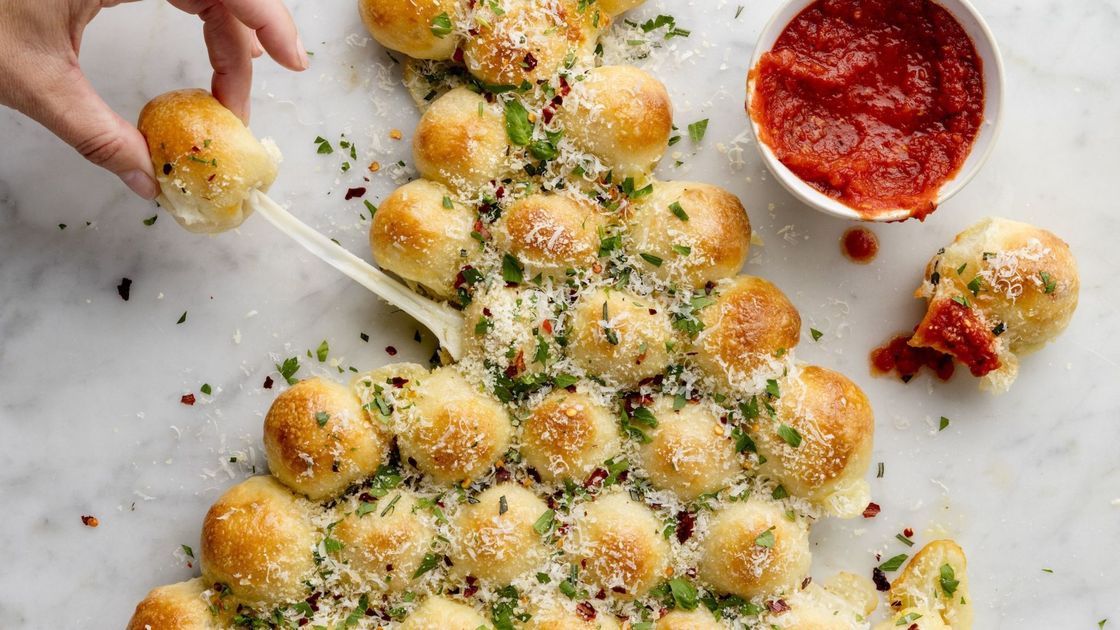 preview for This Cheesy Pull-Apart Christmas Tree Will Disappear In Seconds