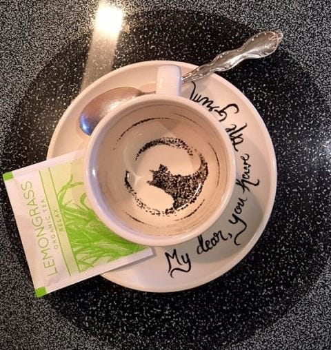 Serveware, Dishware, Cup, Drinkware, Porcelain, Ceramic, Teacup, Kitchen utensil, Banknote, Money, 