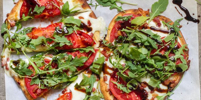 Food, Cuisine, Leaf vegetable, Ingredient, Dish, Vegetable, Recipe, Produce, Pizza, Garnish, 