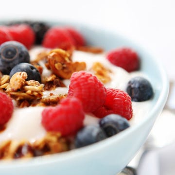 Food, Fruit, Cuisine, Produce, Ingredient, Berry, Frutti di bosco, Breakfast, Breakfast cereal, Tableware, 