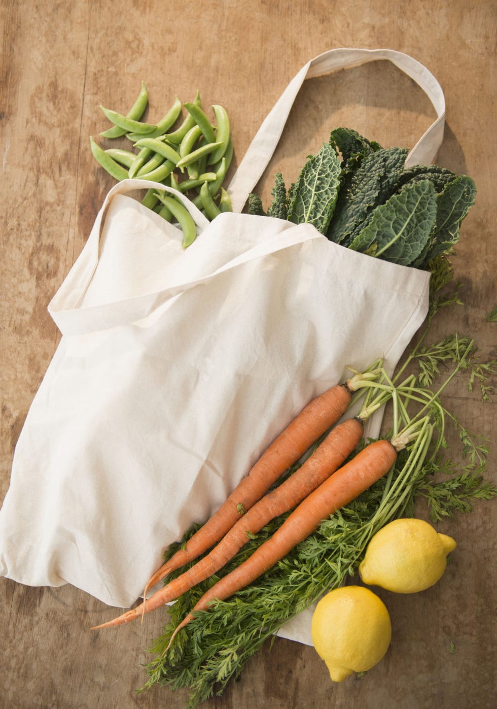 Vegan nutrition, Whole food, Carrot, Natural foods, Root vegetable, Ingredient, Leaf vegetable, Vegetable, Food, Local food, 