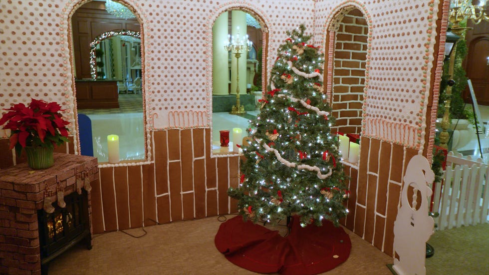 Interior design, Room, Christmas decoration, Red, Christmas tree, Christmas ornament, Interior design, Holiday, Home, Christmas eve, 