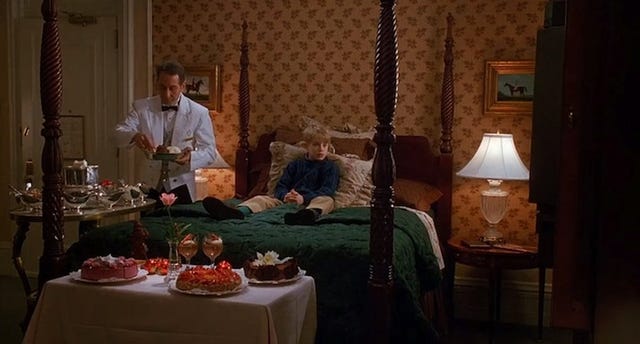 Room, Lamp, Interior design, Tablecloth, Linens, Lampshade, Dish, Home accessories, Meal, Picture frame, 