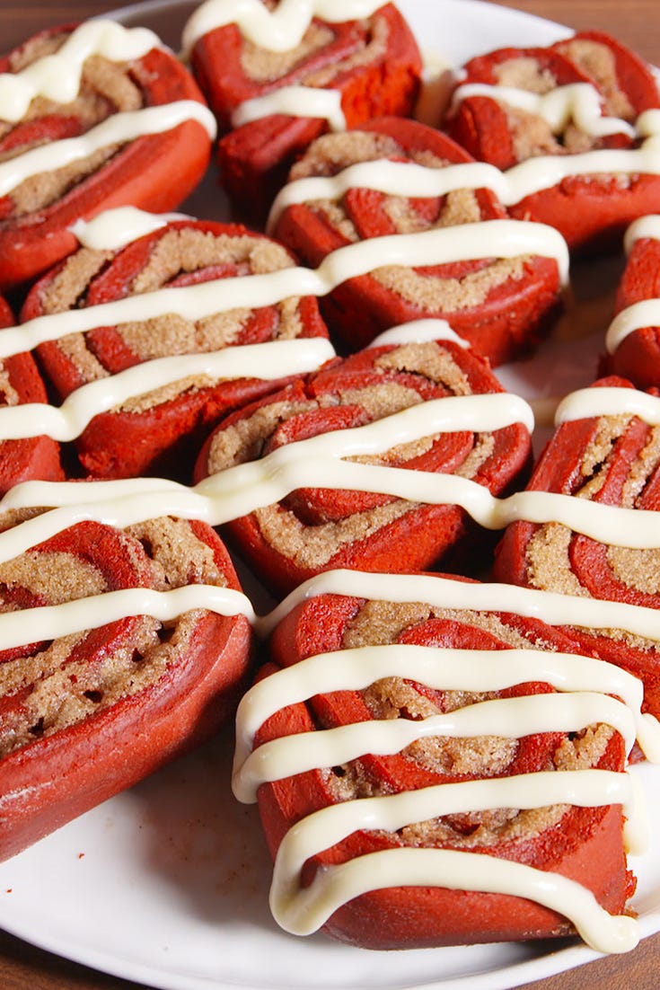 red-velvet-cinnamon-rolls
