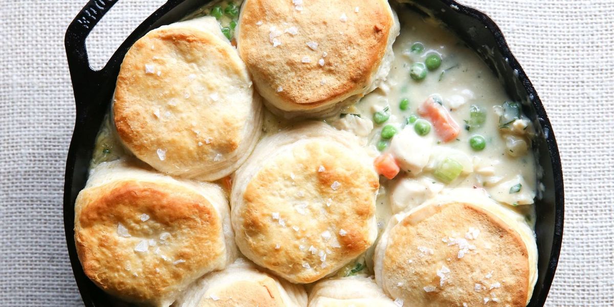 Best Skillet Biscuit Pot Pie Recipe How To Make Skillet Biscuit Pot Pie Delish Com