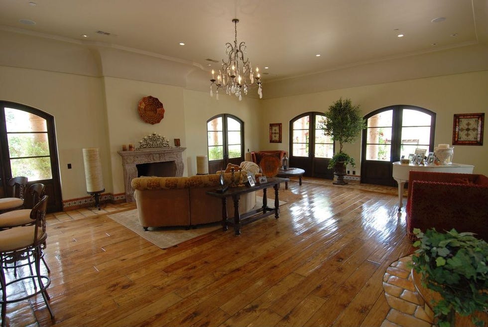 Wood flooring, Room, Floor, Property, Building, Hardwood, Laminate flooring, Interior design, Ceiling, Furniture, 