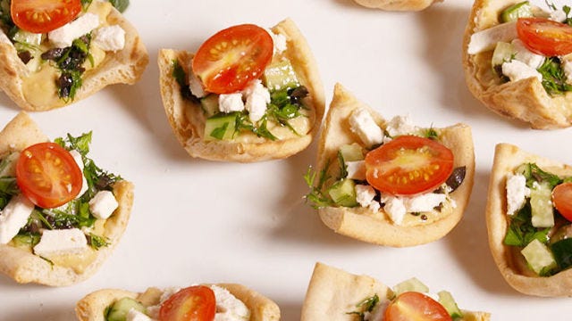 preview for Greek Pita Cups Are The Healthy Snack You Need Right Now!