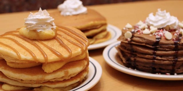 Dish, Food, Cuisine, Pancake, Ingredient, Dessert, Breakfast, Baked goods, Brunch, Meringue, 
