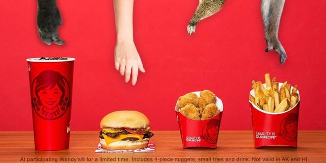 Finger food, Food, Sandwich, Cuisine, Ingredient, Dish, Fried food, Bun, Hamburger, Fast food, 