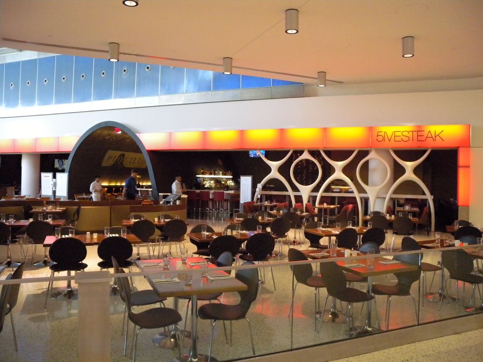 17 Best Airport Restaurants In The Us - Best Airport Food In America 