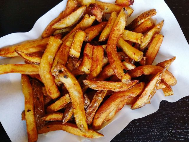 Brown, Food, Fried food, Photograph, White, Deep frying, Ingredient, French fries, Side dish, Fast food, 