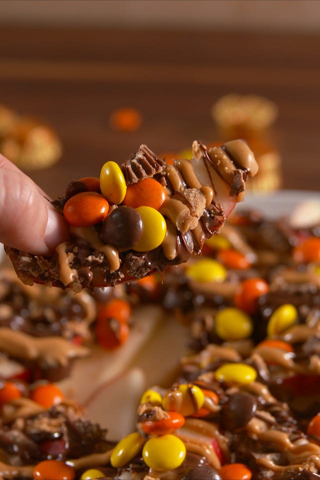 Reese's Apple Nachos Vertical Reese's Apple Nachos Vertical