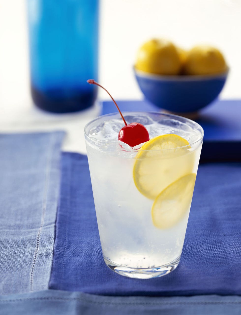 Fluid, Liquid, Drink, Classic cocktail, Cocktail, Tableware, Alcoholic beverage, Fruit, Distilled beverage, Ingredient, 