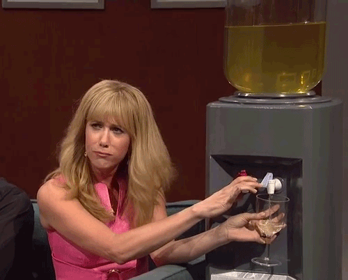 Liquid, Fluid, Drink, Sitting, Drinkware, Tableware, Alcoholic beverage, Distilled beverage, Blond, Long hair, 