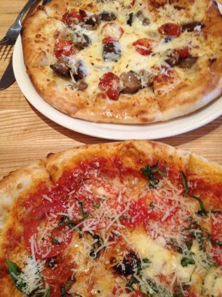 Food, Cuisine, Baked goods, Ingredient, Dish, Pizza, Finger food, Fast food, Recipe, Snack, 