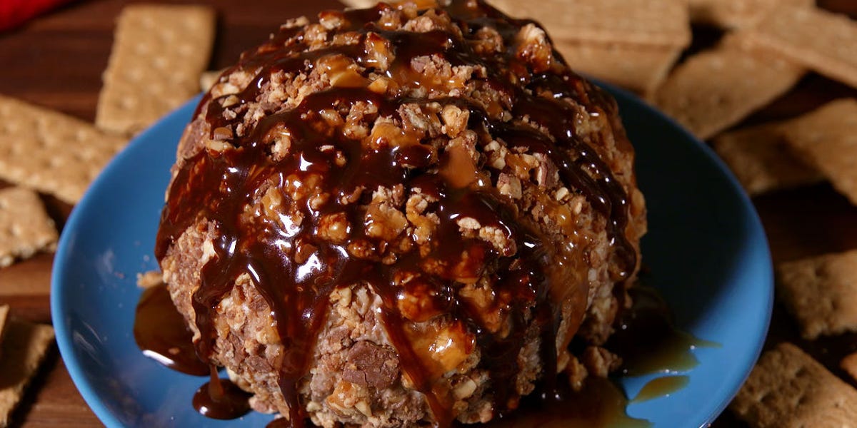 Snickers Cheeseball