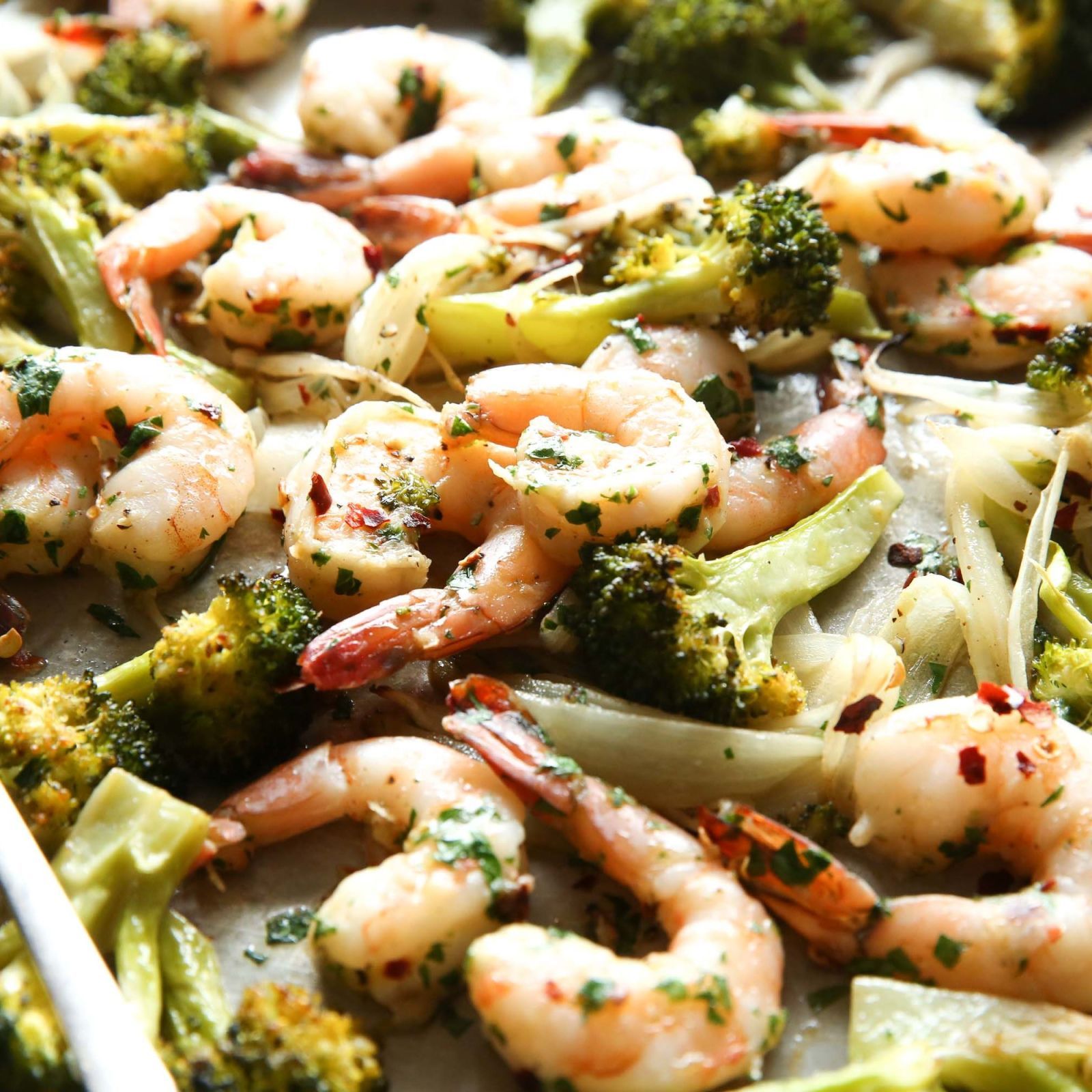 Sheet Pan Garlicky Shrimp And Veggies Is Tonight's Dinner 😋