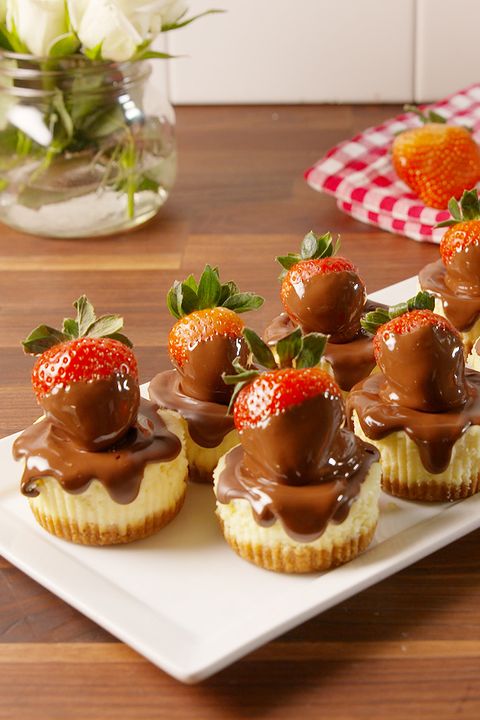 chocolate strawberry mini cheesecakes