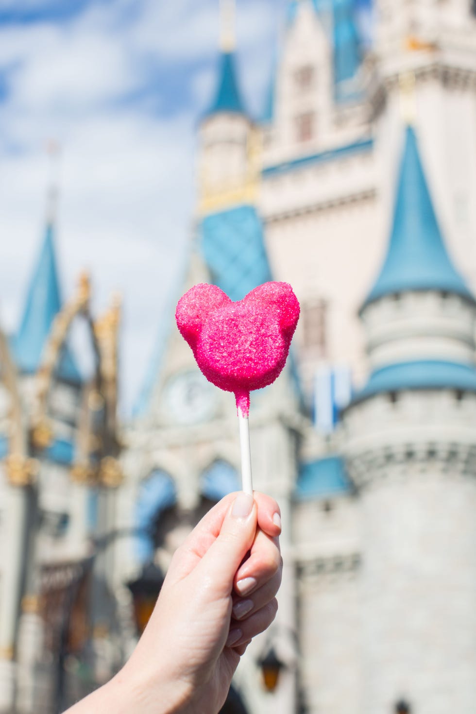 delish-disney-mickey-marshmallow-cake-pop