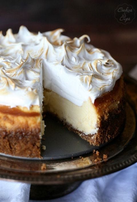 Dish, Food, Cuisine, Dessert, Baked goods, Ingredient, Cake, Meringue, Sour cream, Cheesecake, 