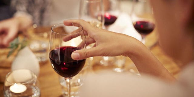 Stemware, Glass, Drinkware, Wine glass, Drink, Fluid, Alcoholic beverage, Barware, Alcohol, Red wine, 