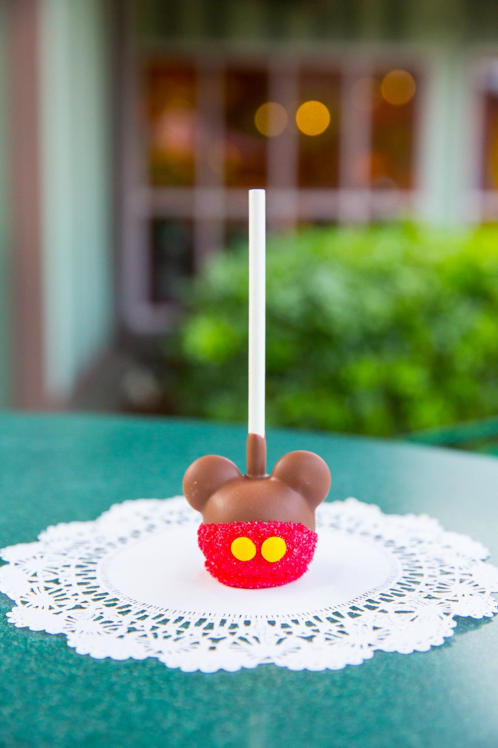 delish-disney-mickey-cake-pop