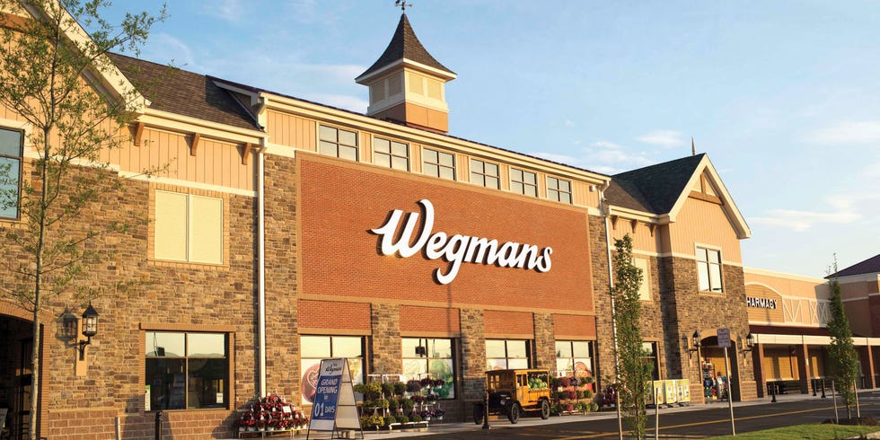 Commercial building, Real estate, Retail, Signage, Outlet store, Finial, Steeple, Brick, Spire, 