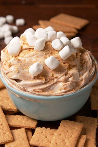 Making Fluffy S'mores Dip Video — Fluffy S'mores Dip Recipe How To Video