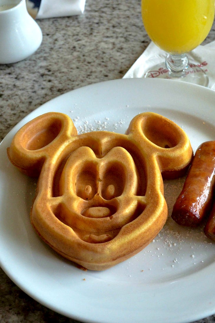 Food, Serveware, Finger food, Ingredient, Drink, Cup, Drinkware, Cuisine, Bockwurst, Knackwurst, 