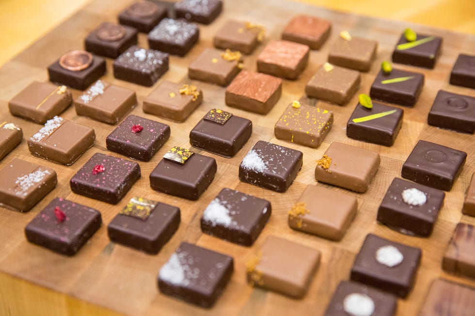 Chocolate, Bonbon, Dominostein, Sweetness, Petit four, Food, Cuisine, Confectionery, Chocolate bar, Dessert, 