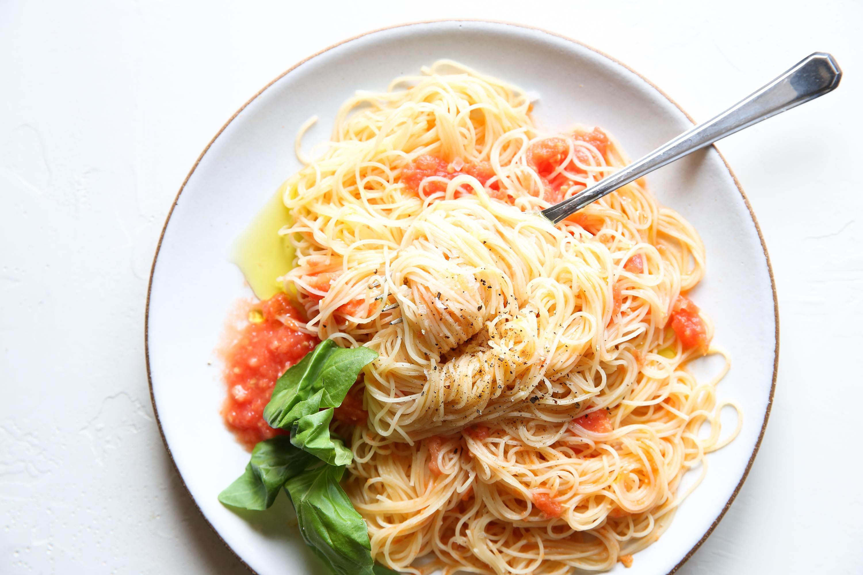 Best Angel Hair Pasta Pomodoro Recipe How To Make Pasta Pomodoro Delish Com